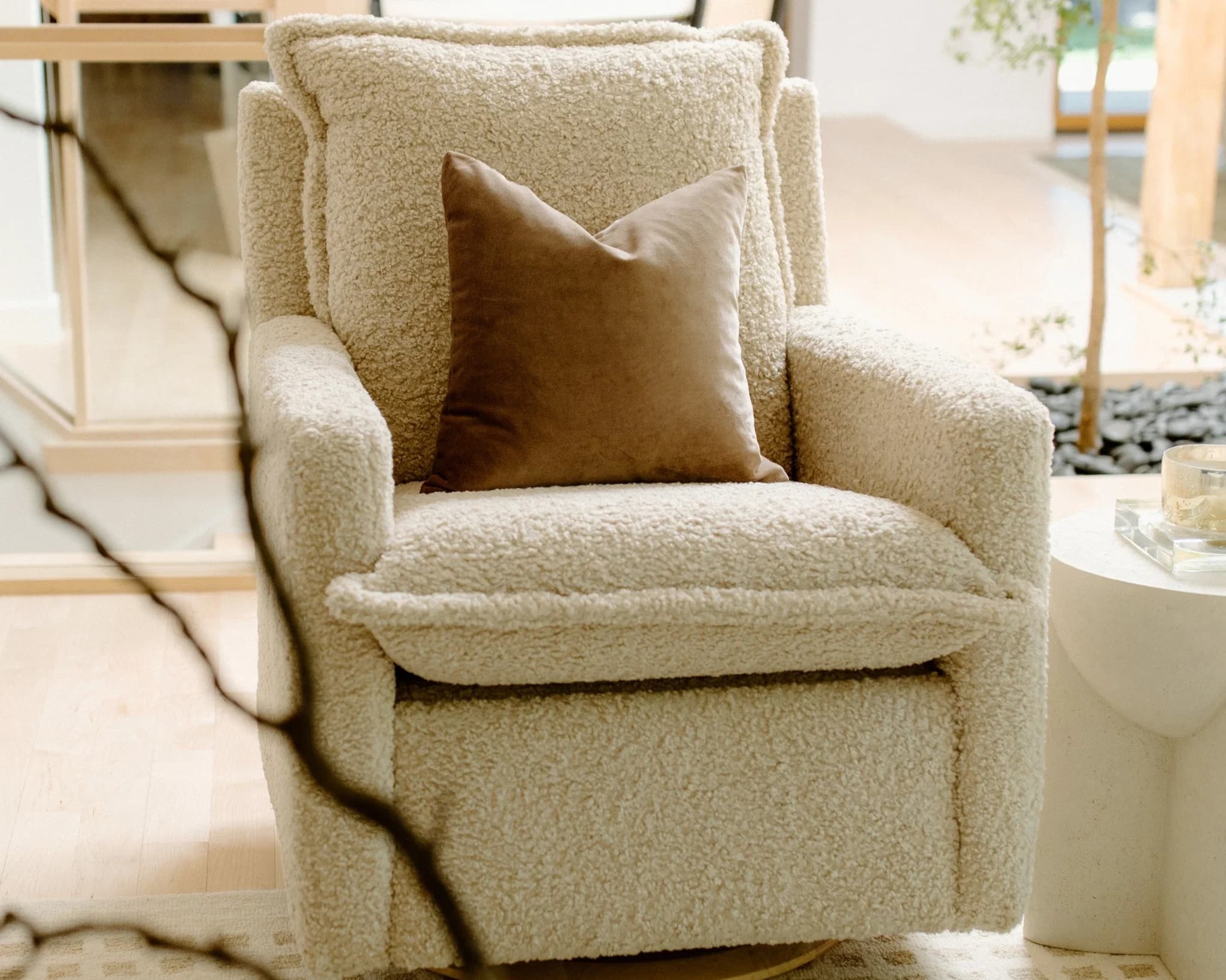 We Analyzed Thousands of Reviews. These Are the 5 Nursery Gliders Actually Worth the Money.